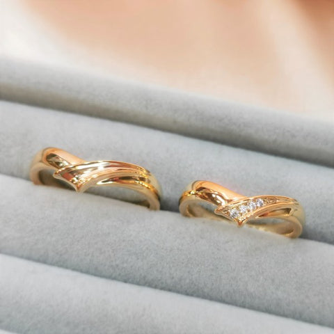 18k Yellow Gold Diamond Wedding Band Set