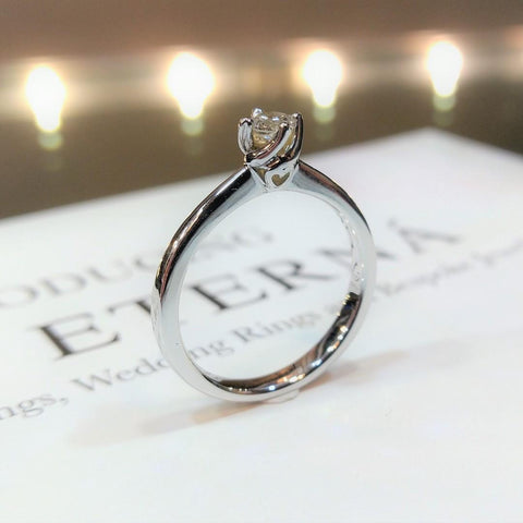 18k Gold Four Prong Heart Accented Ring Setting