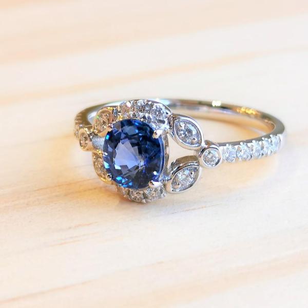 (CERTIFIED) 18k White Gold Vintage Sapphire Ring
