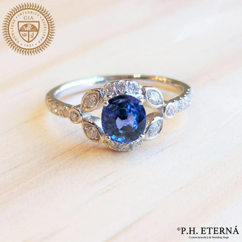 (CERTIFIED) 18k White Gold Vintage Sapphire Ring