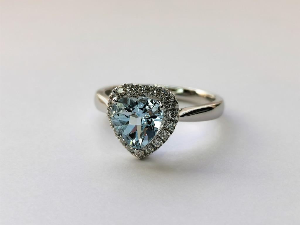 [Pre-Order] 18k White Gold Heart Shape Aquamarine and Diamond Ring