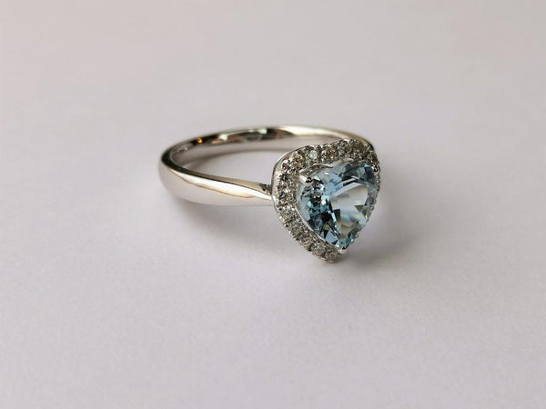 [Pre-Order] 18k White Gold Heart Shape Aquamarine and Diamond Ring
