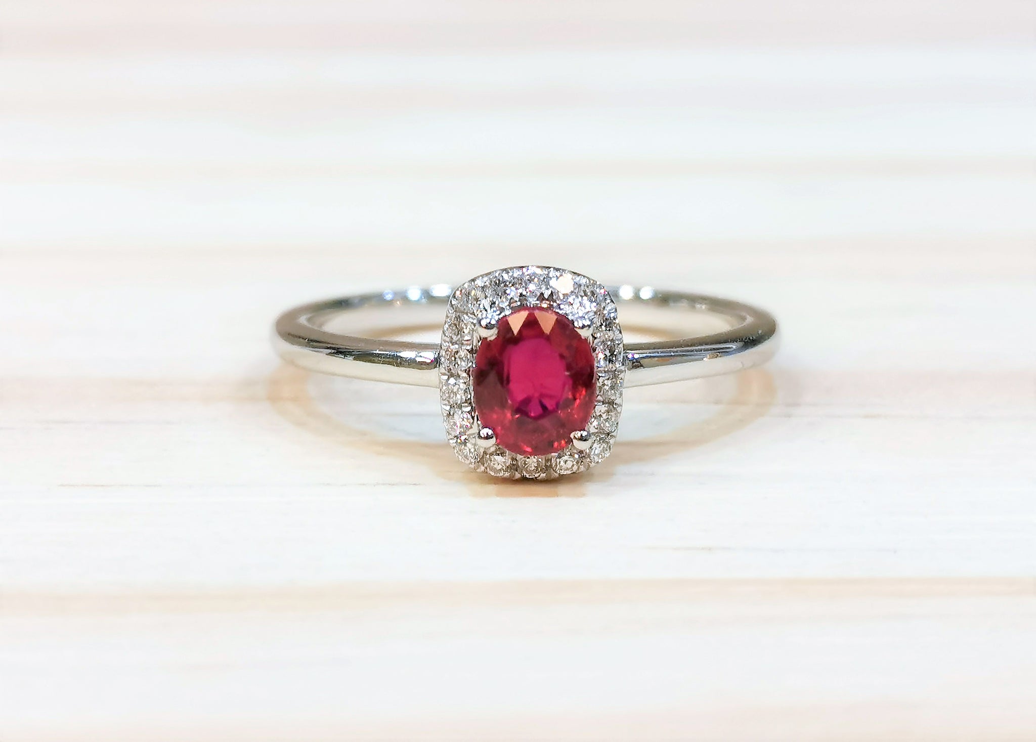 [Pre-Order] 18k White Gold 0.50ct Ruby & Diamond Ring