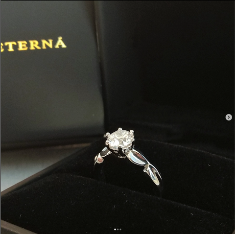 18k Gold Six Prong Accented Ring Setting